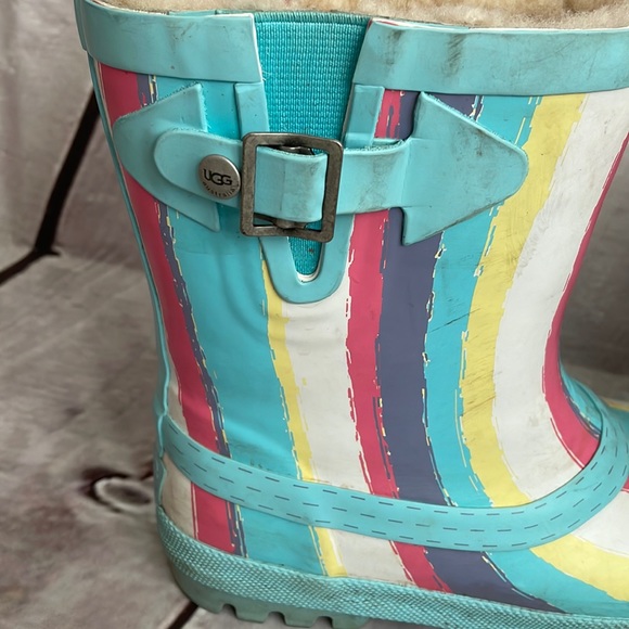 UGG Orcas stripe Boot in size 1 - Picture 4 of 15